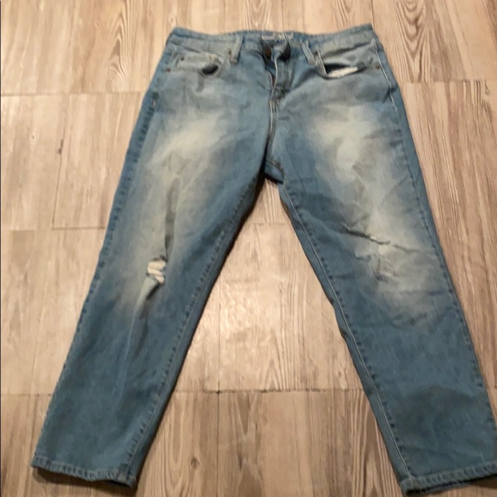 Mid-rise boyfriend crop pants